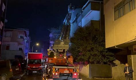 İstanbul'da çatı yangını... Yan binaya da sıçradı!